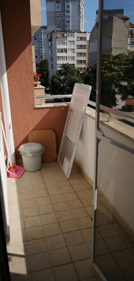 Cozy Apartament Naydenov Apartment Burgas Bagian luar foto